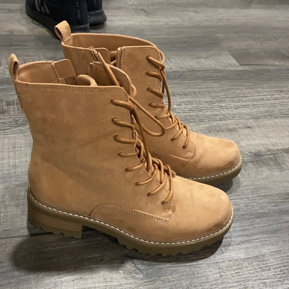 Tan boots size 7.5